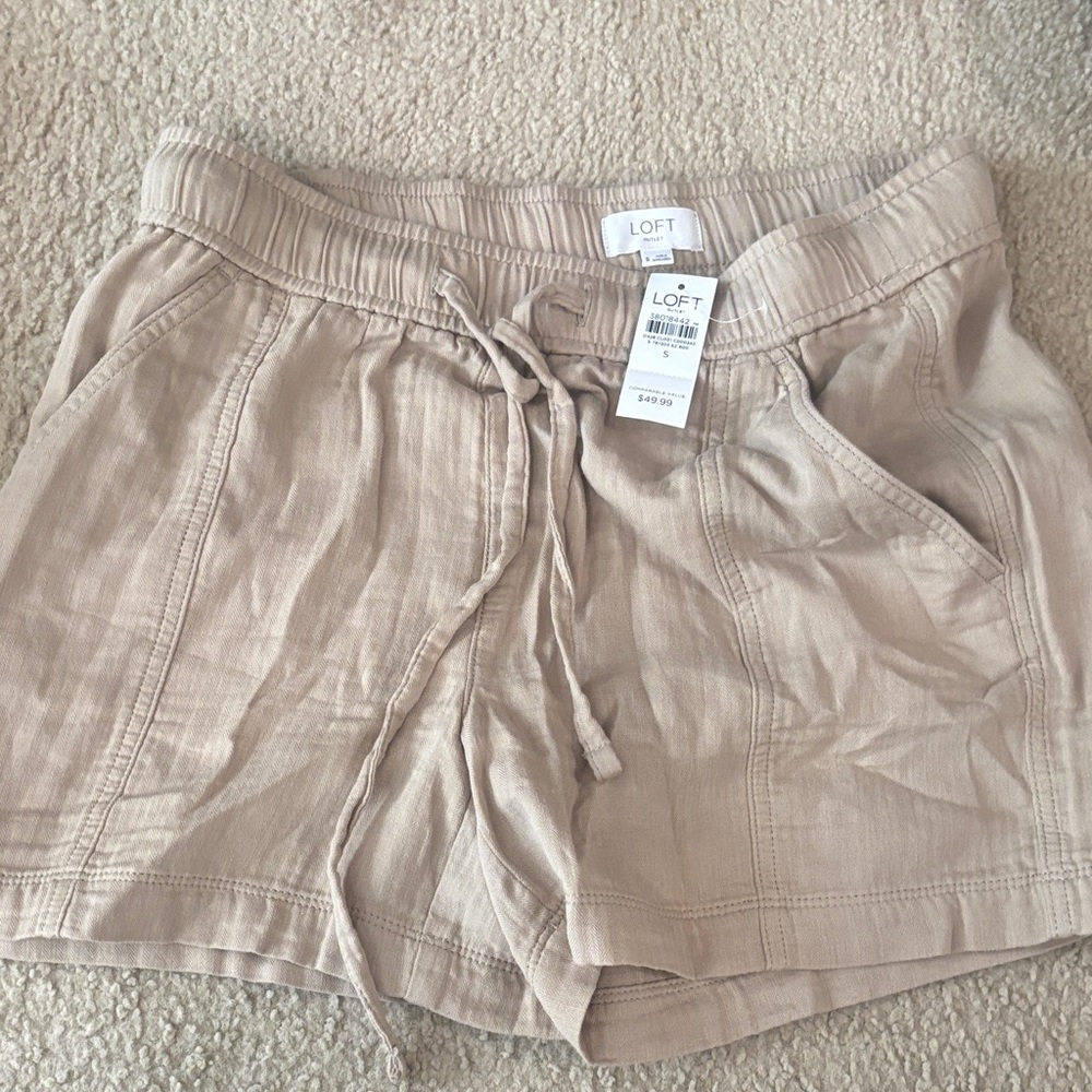 LOFT Women's Beige Cargo Shorts elastic waist